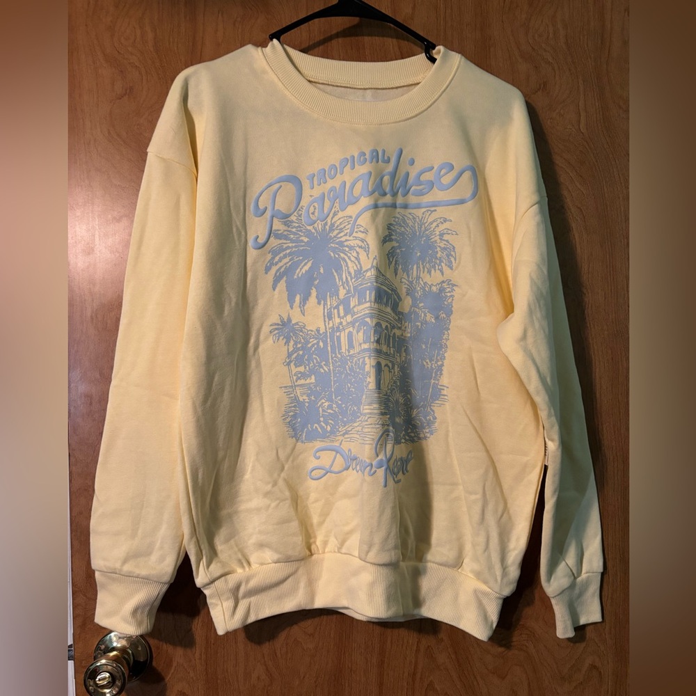 NWT No Boundaries Oversized Graphic Sweatshirt